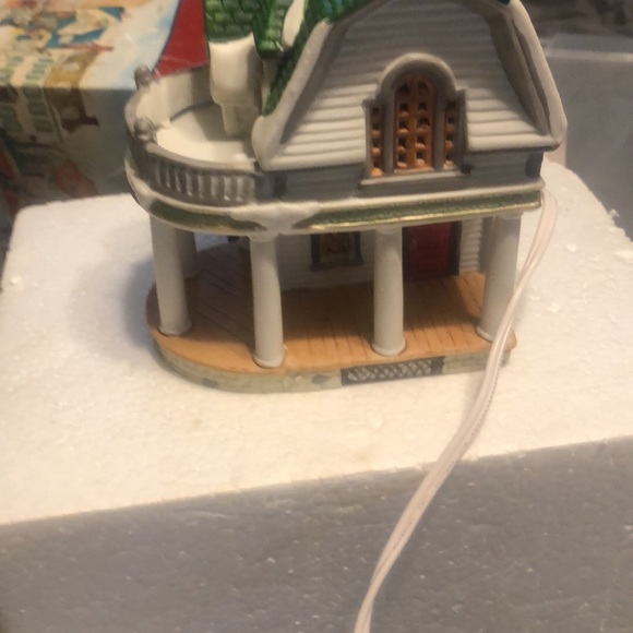 CHRISTMAS TIME selling part of my Christmas village - Picture 4 of 4